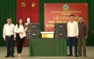Ban vận động quỹ “hỗ trợ xây dựng nông thôn mới kiểu mẫu” huyện trao tặng trang thiết bị cho nhà văn hoá thôn 1 Thịnh Trị xã Đông Quang     